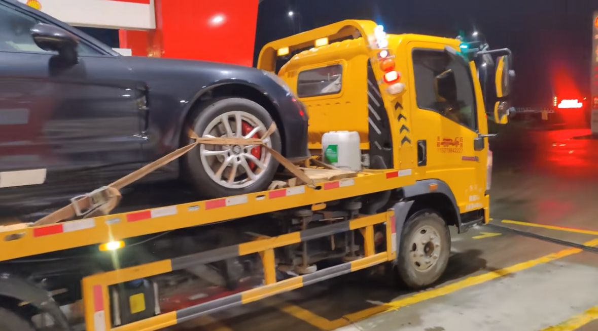 黔东南行车途中遇到突发状况该如何呼叫道路救援？